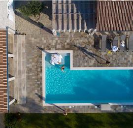 5 bedroom villa with pool near Pula, sleeps 10-12